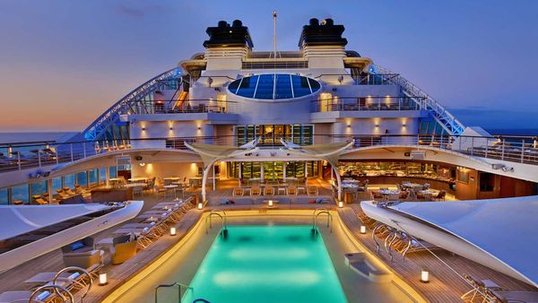 Seabourn Encore pool deck