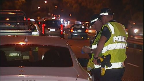 La police a ensuite tourné son attention vers le conducteur de la voiture.