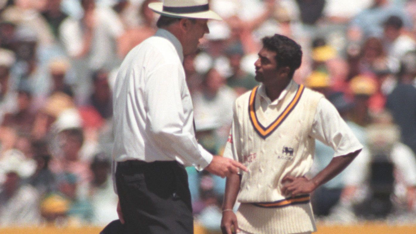 Umpire Darrell Hair speaks to Muttiah Muralitharan after no-balling him for throwing on Boxing Day 1995.