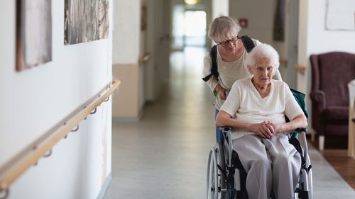 There are 400,000 Australians living with dementia. A new study has found fluctuating blood pressure could be an early warning sign of the disease.