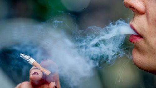 Smoking ban tipped to be introduced into Melbourne's CBD