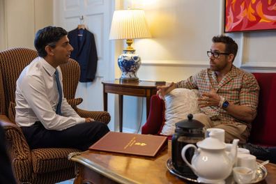 Ryan Reynolds chats to UK Prime Minister Rishi Sunak  