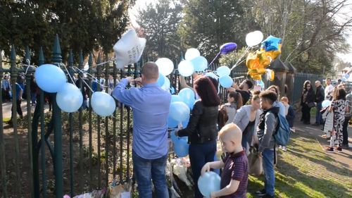 The local community has gathered to pay tribute to Tori at West Park. (YouTube)