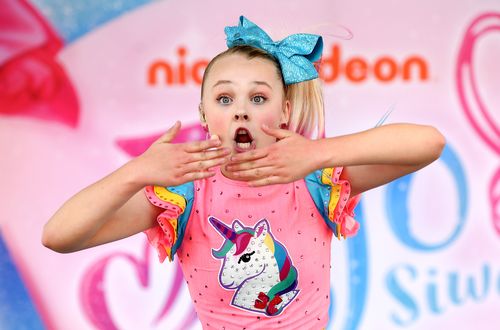 The young star has drawn thousands of fans to a Melbourne shopping centre. (AAP)