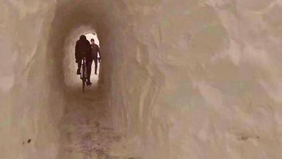 <p>A Boston cyclist has lived out a childhood fantasy by digging a tunnel to travel to work and beat the treacherous weather that has gripped the US.</p><p>
Ari Goldberger, 29, was riding home from his job as a guitar technician on the night of February 11 when he noticed the bike path ahead was blocked by a near five-metre wall of snow, Mashable reports. </p><p></p>