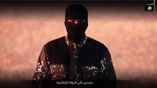 Masked jihadist threatens Britain in new ISIL video showing the execution of five alleged spies