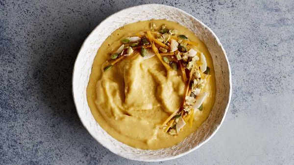 Breakfast Bowls carrot cake smoothie