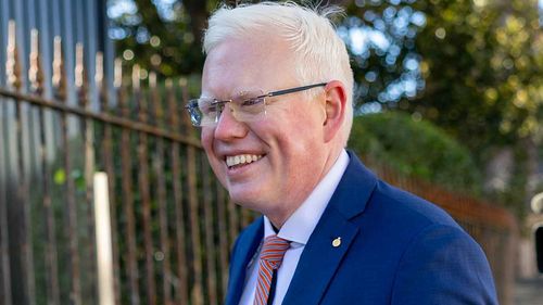 NSW bağımsız milletvekili Gareth Ward mahkeme önünde.