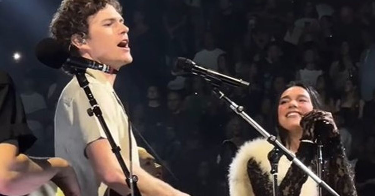 Dua Lipa mengeluarkan Vance Joy untuk menduet lagu hit 2013 -nya Riptide di The Closing Melbourne Show -nya