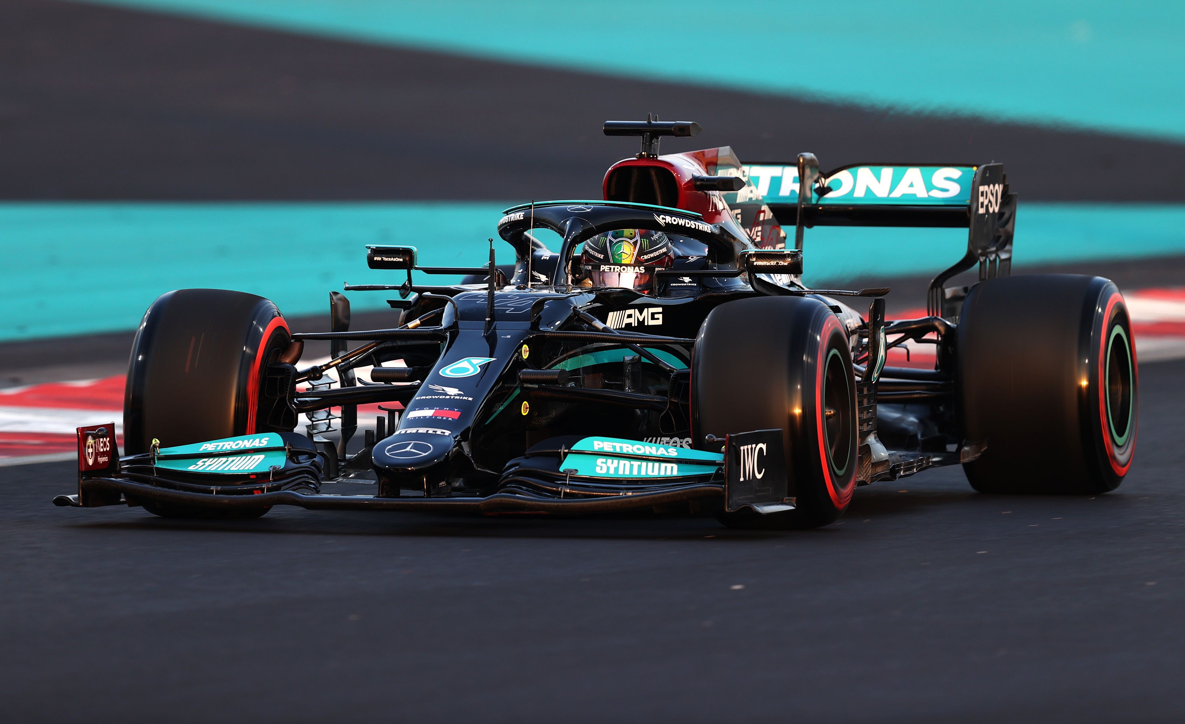 Mercedes wants F1 ban following Abu Dhabi chaos