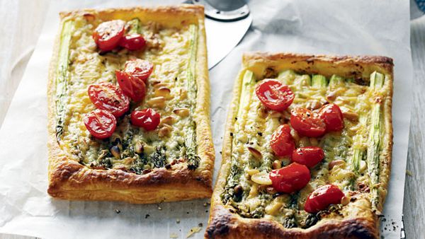 Asparagus, cheese and tomato tarts