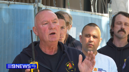 Os sindicatos ferroviários de Victoria afirmam que precisam de mais equipamentos funcionais, como rádios.