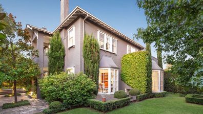 Auctions mansions Sydney Melbourne property real estate millions 
