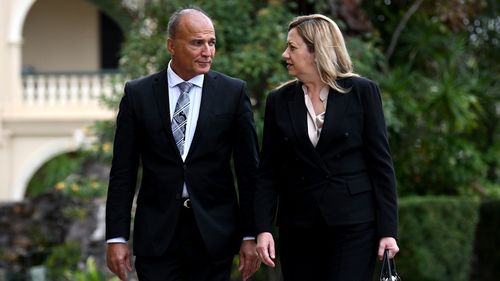 La premier del Queensland, Annastacia Palaszczuk, e il suo compagno, il dottor Reza Adib