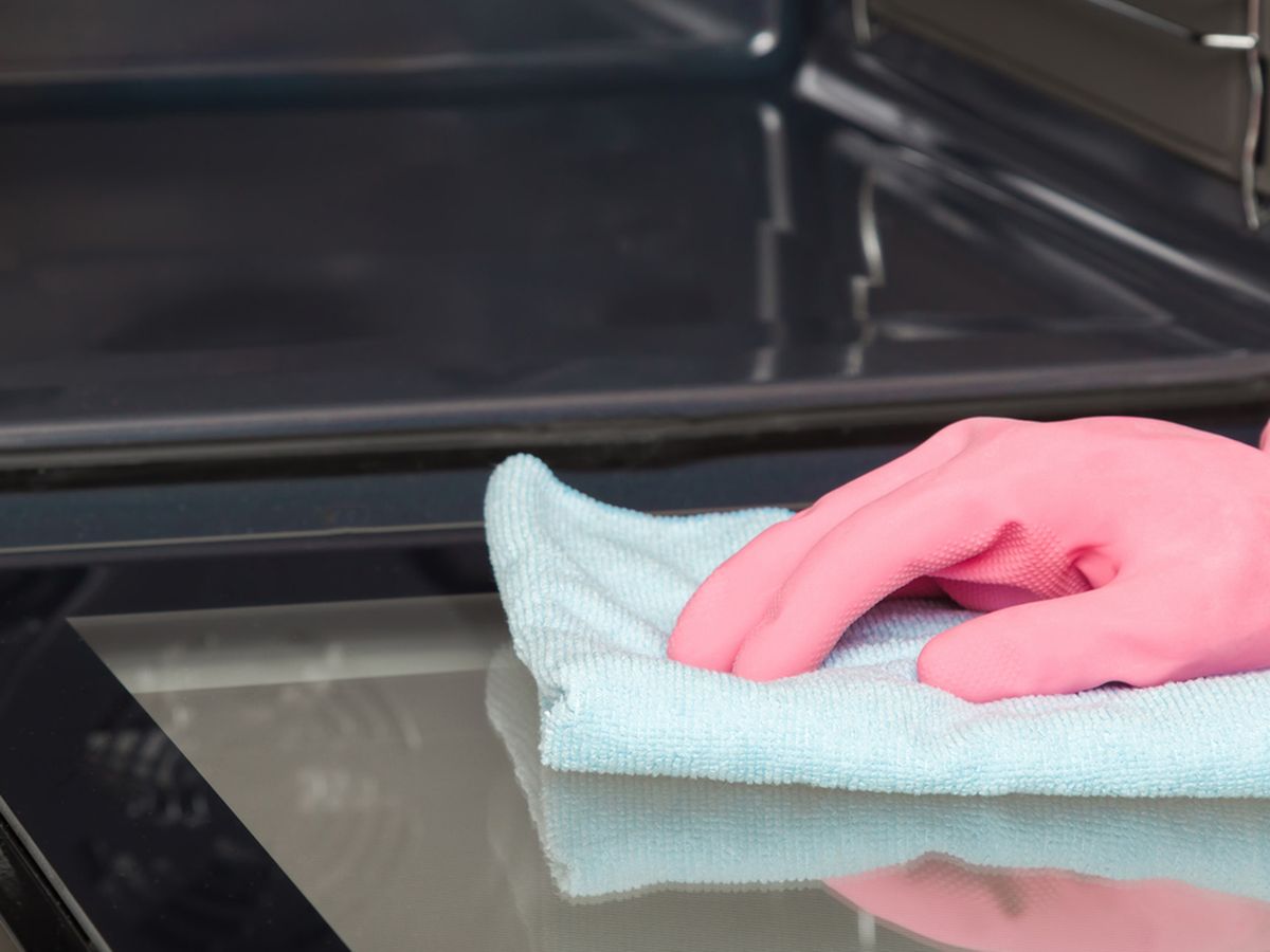 Tips for Cleaning Oven Racks And Trays: Easy, Effective Methods