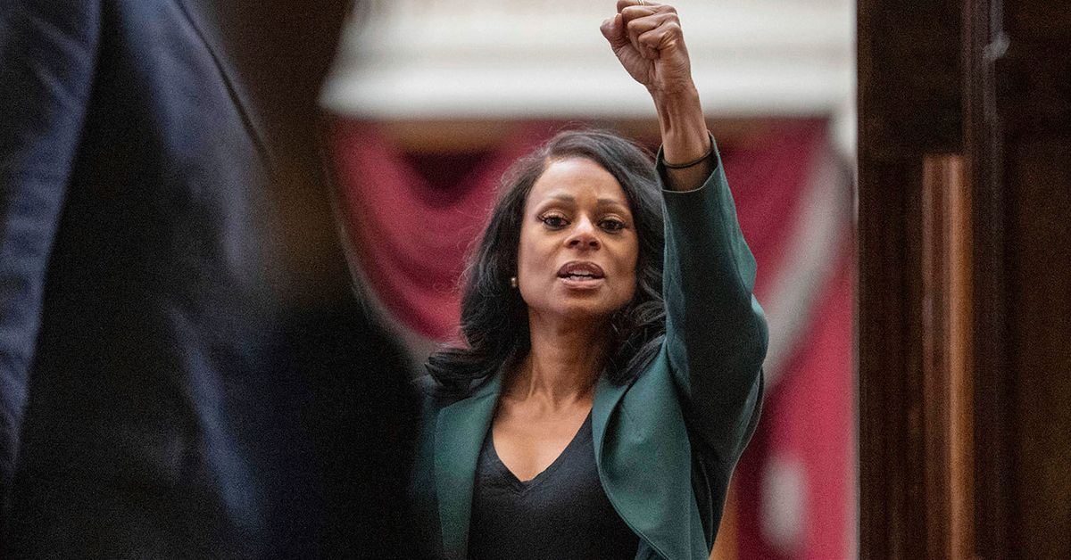 Texas Democrats refuse police escort, blocked from leaving state house