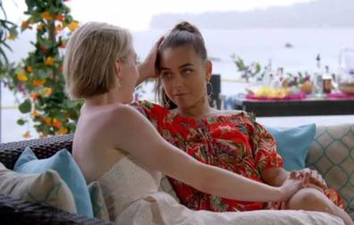 Bachelor In Paradise 19 Alex And Brooke Share Passionate Kiss 9celebrity