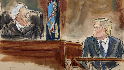 El juez Arthur Engoron interrogó a Donald Trump en el estrado de los testigos después de que violó una orden de silencio.