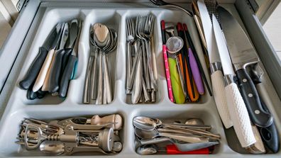 Controversial post about organising cutlery kicks off heated debate  