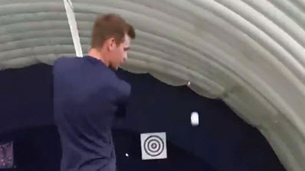 Golf: Amateur golfer defies laws of physics with trick shot