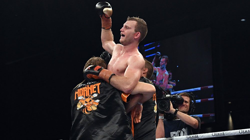 Jeff Horn defeats Gary Corcoran via 11th round TKO to retain WBO welterweight title