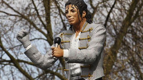 Michael Jackson statue