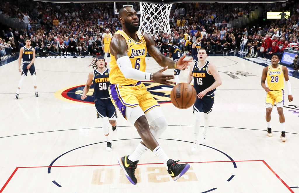 NBA Playoffs: LeBron James proves he is human after missing an easy dunk in  LA Lakers Game 2 loss to Denver Nuggets - KTVZ