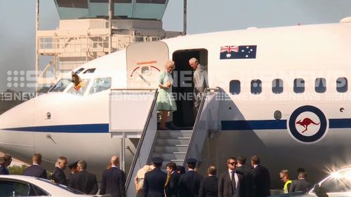 Charles and Camilla have boarded a flight to the Gold Coast from Wagga Wagga. (9NEWS)