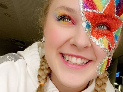 JoJo Siwa, Instagram, selfie