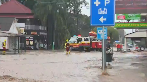 Floodwater has swamped the town of Laidley this morning. 9News reporter Jess Millward said rapid rises were experienced in 20 minutes. 