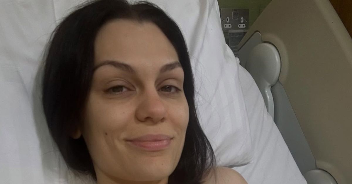 Pop star hospitalised weeks after breast cancer surgery: 'Back in the same ward'