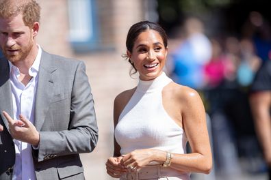 Meghan, Duchess of Sussex arrives at the town hall during the Invictus Games Dusseldorf 2023 - One Year To Go events, on September 06, 2022 in Dusseldorf, Germany. (Photo by Joshua Sammer/Getty Images for Invictus Games Dusseldorf 2023)