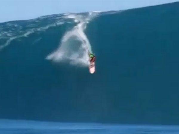 Surfer recalls horror Teahupoo wipeout