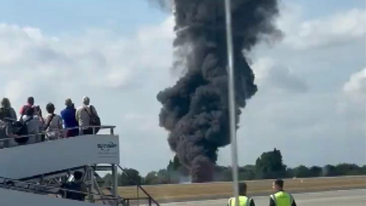 London plane crash update: Four killed in small plane crash at London  Southend airport, police say