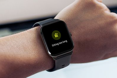9PR: SoundPEATS Smartwatch 3 giving the wearer a sedentary notification