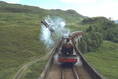 Harry potter hogwarts express steam train the jacobite