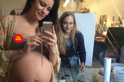 While other Hollywood celebs commission famous artists to sketch their baby bumps, Liv Tyler looked to her actress buddy (and <i>Girls</i> star) Jemima Kirke. <br/><br/>We had no idea she had other talents besides acting, let alone a Bachelor of Fine Arts in painting from the Rhode Island School of Design!<br/><br/>"So fun to be painted by a friend!" Liv captioned this snap shared to Instagram. "@rafaizzy Brooklyn ny."<br/><br/>But they're not the only stars who love to show off their famous posse. From Kylie Minogue's OMG-face after meeting Jane Fonda to Rita Ora's pash-pic with bestie Cara Delevingne, check out our fave A-list Insta-braggers here...