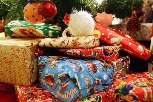 The cost of Christmas last year cost on average $890.