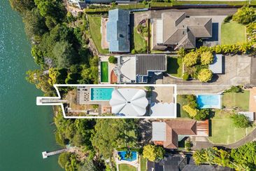opera house home for sale floating pool domain