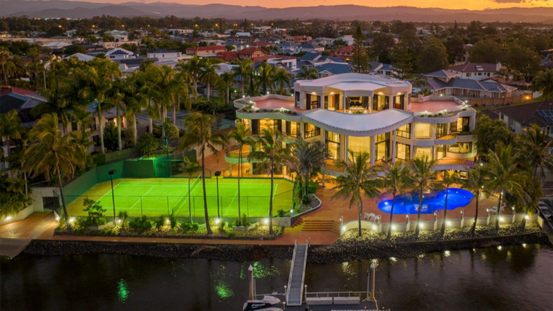 Five trophy homes with epic tennis courts