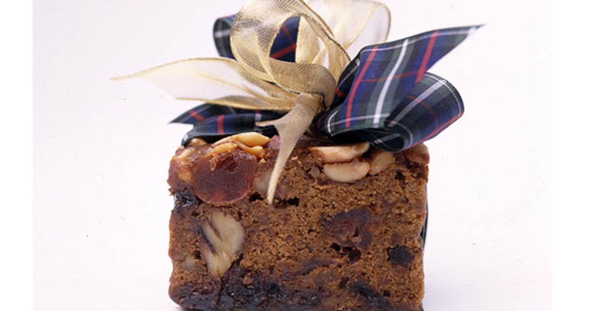 Easiest-ever Christmas cake - 9Kitchen