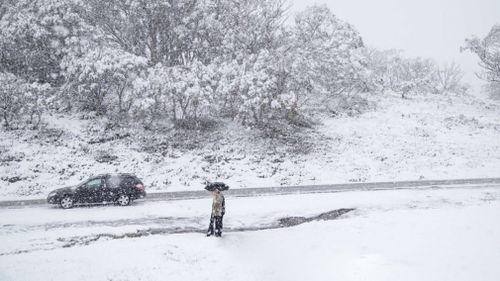 The snowfall came at 7am this morning. 