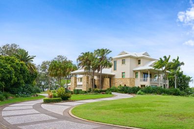 coomera estate where johnny depp severed finger gold coast house amber heard fight