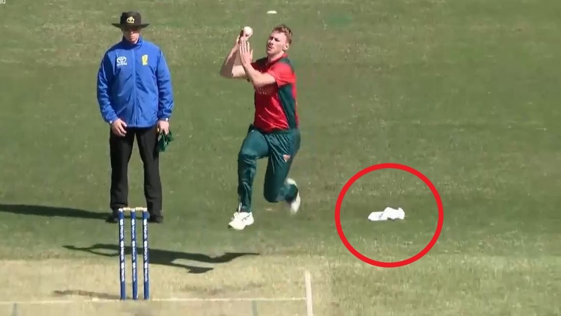 Bowler stunned as NSW batter Daniel Hughes has wicket overturned for bizarre reason