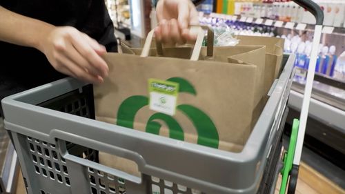 Woolworths rolls out quick delivery service via app