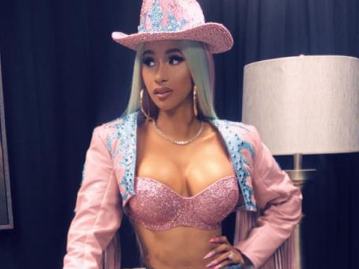 Cardi B cancels shows to 'fully recover' from plastic surgery - National