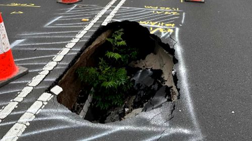 Residents furious as sinkhole that opened in 2022 still gaping 