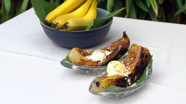 Barbecued banana split