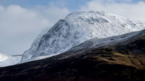  Three climbers dead after avalanche on UK's highest mountain