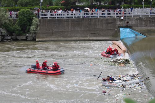 The accident unfolded yesterday on the Taohua River. (AP)